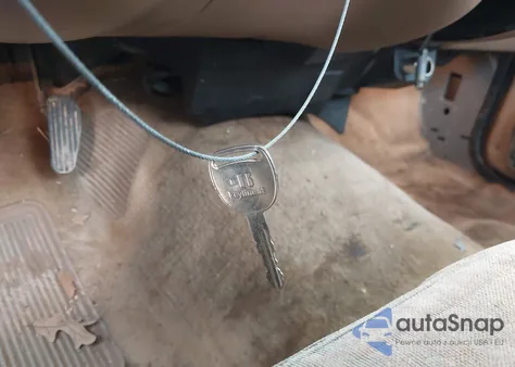 2000 Chevrolet S-10 Ls from USA, damaged, VIN 1GCCS1443YK111023